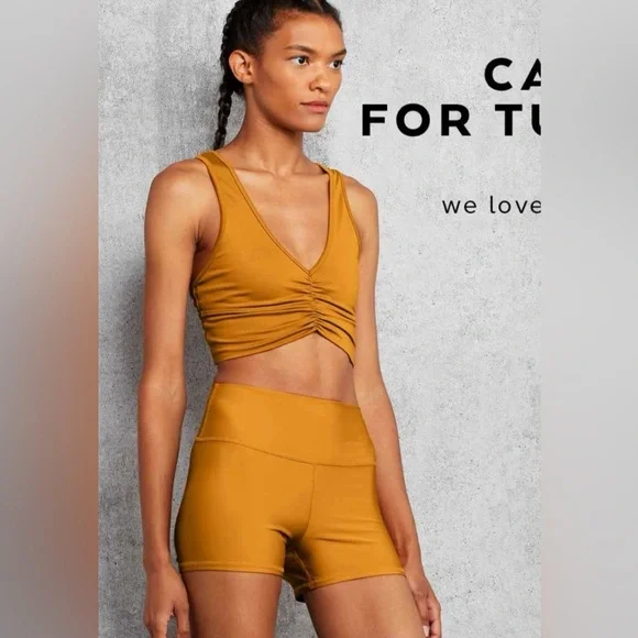 Alo Yoga High Waisted Shorts 3” - Picture 2 of 8